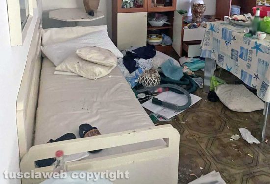 Montalto Marina - L'interno della casa occupata
