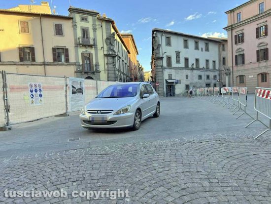 Viterbo - Lavori in corso in piazza del Comune