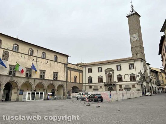 Viterbo - Lavori in corso in piazza del Comune
