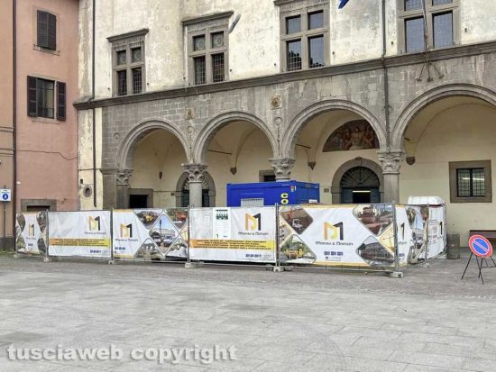 Viterbo - Il secondo cantiere in piazza del Comune