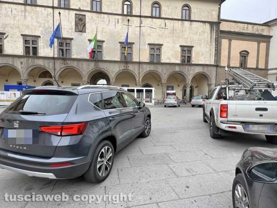 Viterbo - Lavori in corso in piazza del Comune