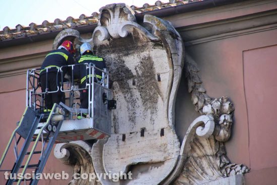 Viterbo - Controlli dei vigili del fuoco in prefettura