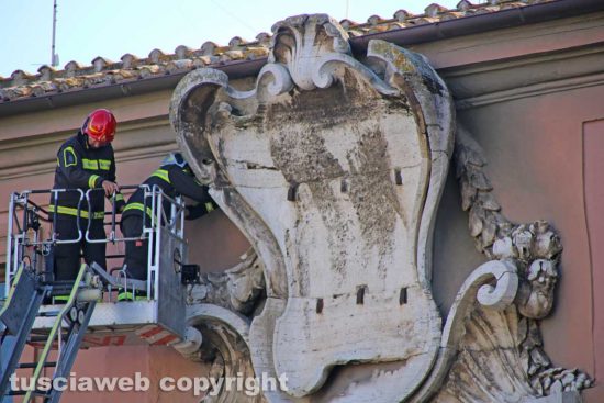 Viterbo - Controlli dei vigili del fuoco in prefettura