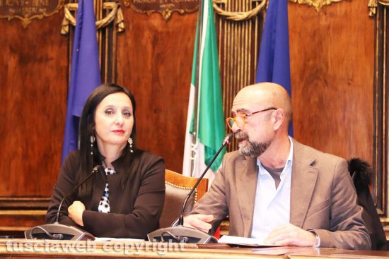 Viterbo - Conferenza stampa di Criterium 120 miglia in Tuscia - Da sinistra Katia Scardozzi e Mirco Lupino