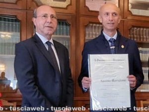 Viterbo - Il prefetto Gennaro Capo con il cavaliere della repubblica Agostino Marigliano