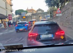 Viterbo - Traffico su via della Palazzina