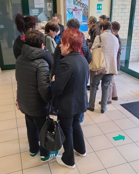 Montalto di Castro - All'istituto Farnese la vendita di cioccolatini per Airc