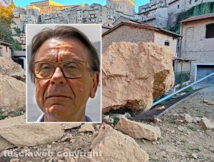 Caprarola - Frana in via Rosolino Pilo - Nel riquadro il sindaco Angelo Borgna