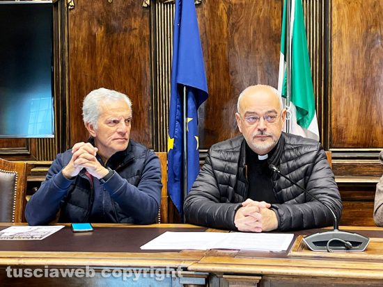 Viterbo - Presentazione del progetto "Oltre la PIetra" - Da sinistra Massimo Mecarini e don Massimiliano Balsi