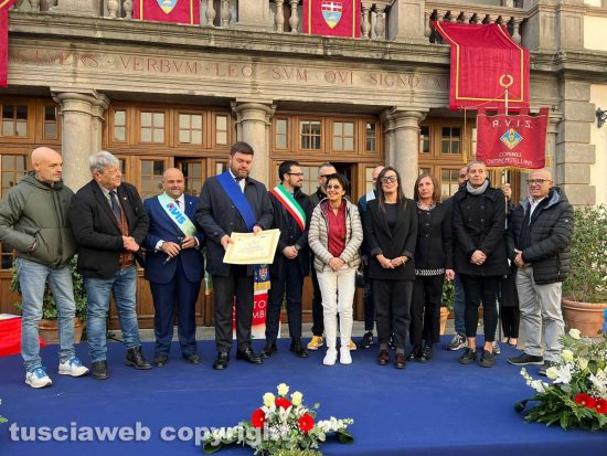 Consegna benemerenza in oro dell’Avis