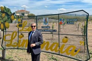 Santa Marinella - Il sindaco Pietro Tidei alla limonaia