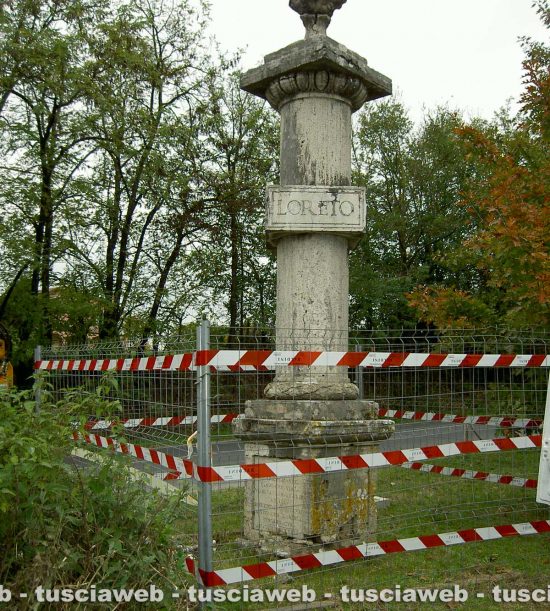 Nepi - Il cippo stradale all'incrocio fra Nepesina e Cimina