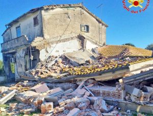 Fiumicino - L'esplosione della villetta
