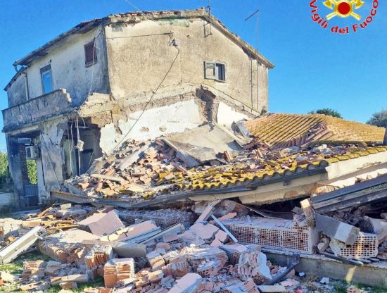 Fiumicino - L'esplosione della villetta