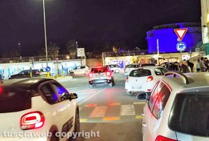 Civitavecchia - Parcheggi selvaggi e traffico in tilt