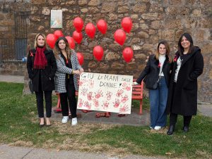 Tuscania - Le consigliere comunali Nicolosi, Del Signore, Gentilini e Goletti alla manifestazione del 25 novembre