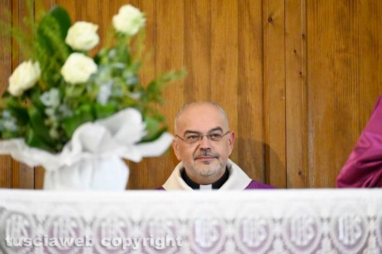 Il parroco Massimiliano Balsi