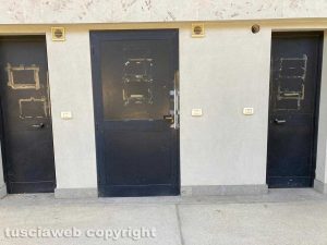 Viterbo - Bagni chiusi al cimitero nuovo