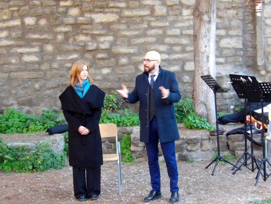 Viterbo - L'iniziativa "#ioleggoperché" al parco Chiara Lubich del liceo Santa Rosa e Ic Fantappié