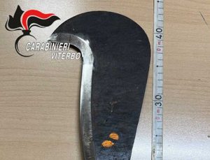 Civita Castellana - Carabinieri - La roncola sequestrata
