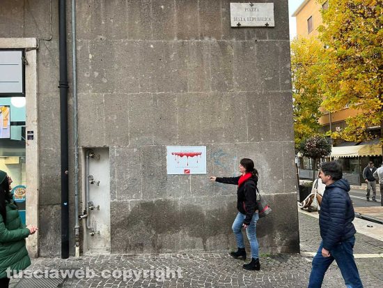Viterbo - La targa dedicata ai morti sul lavoro 