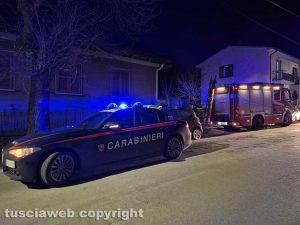 Montefiascone - A fuoco canna fumaria e parte del tetto di una casa - Carabinieri e vigili del fuoco