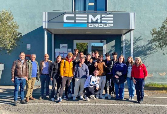 Tarquinia - I ragazzi dell'Iis Cardarelli di tarquinia ricevono l'attestato del corso sulla sicurezza del lavoro