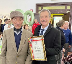 Il sindaco Pietro Tidei con Osvaldo Caccioni