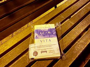 Tarquinia - La Biblioteca di Babele libreria online regala libri messi sulle panchine