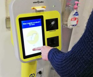 Grotte di Castro - Il nuovo totem touch screen di Poste italiane