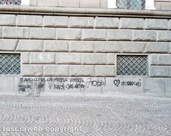 Deturpato la ex Banca d'Italia