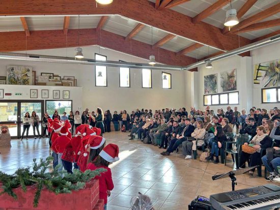 Bassano in Teverina - La recita natalizia dei bambini della scuola elementare e dell'asilo