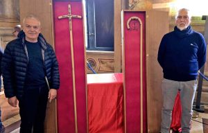 Alessio Gismondi e Marco Bracci di CNA donano due opere a papa Francesco e al vescovo Piazza