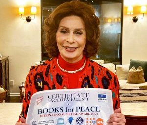Sophia Loren con il Books for Peace