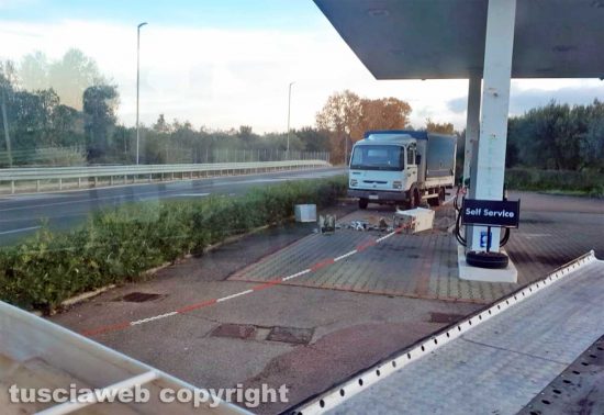 Viterbo - Tentato furto in un distributore