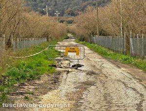 Caprarola - Strada Lago di Vico interrotta