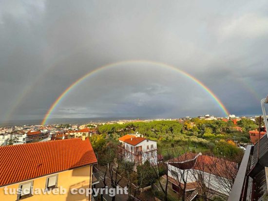 Viterbo - Doppio arcobaleno dalla dalla chiesa della Grotticella