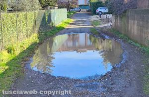 Viterbo - Santa barbara - Pozza di acqua e fango in via Tiziano