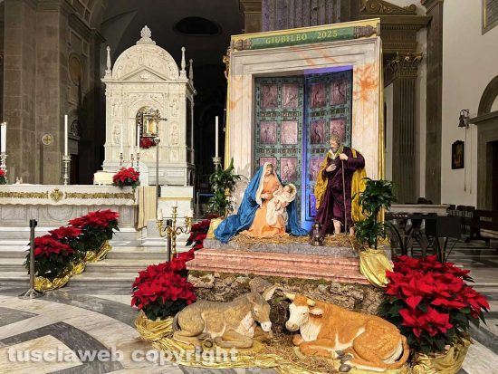 Viterbo - Il presepe all'interno della basilica di Santa Maria della Quercia