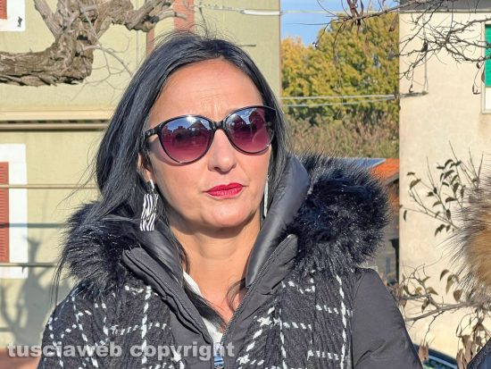 Viterbo - Inaugurazione panchina rossa a Tobia - Katia Scardozzi