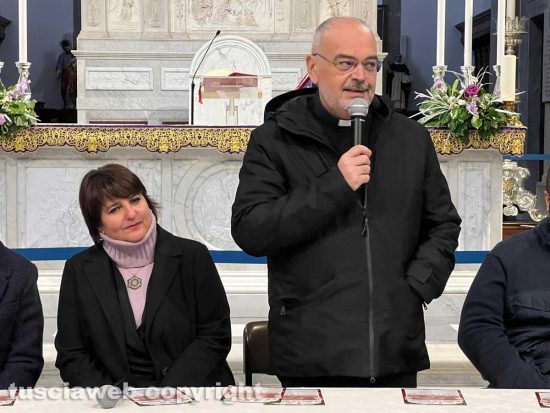 Irene Temperini e don Massimiliano Balsi