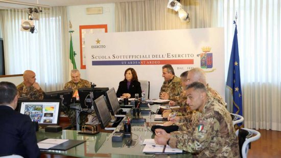 Isabella Rauti in visita la Scuola sottufficiali dell'esercito italiano