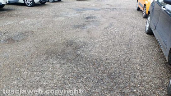Viterbo - Strada dissestata in largo Monti Cimini 