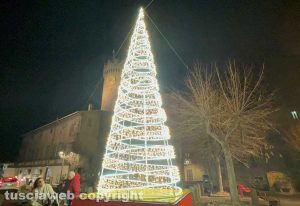 Viterbo - L'accensione dell'albero a Bagnaia