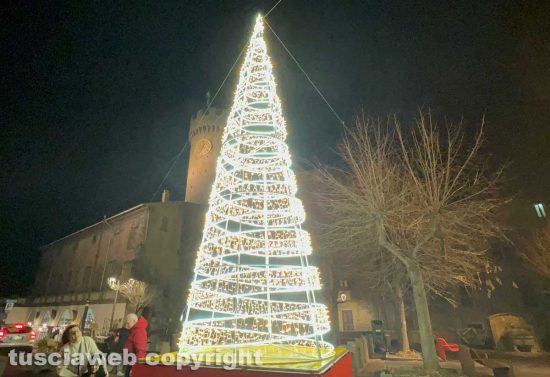 Viterbo - L'accensione dell'albero a Bagnaia