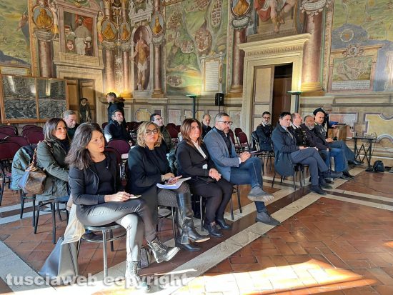 Viterbo - Patto della notte, conferenza stampa per regolamentare gli orari dei pubblici esercizi