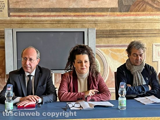 Viterbo - Patto della notte, conferenza stampa per regolamentare gli orari dei pubblici esercizi - Gennaro Capo, Chiara Frontini e Marco Bevilacqua