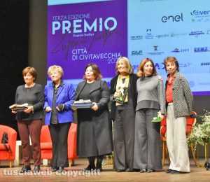 Le vincitrici del premio con le figlie Scalfari