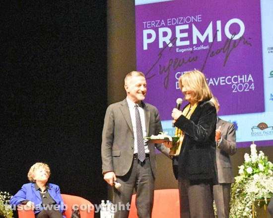 Simonetta Fiori premiata da Massimo Giannini