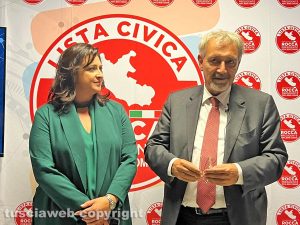 Viterbo - Apertura della sede del movimento civico Per il bene comune - Da sinistra Luisa Ciambella e Francesco Rocca